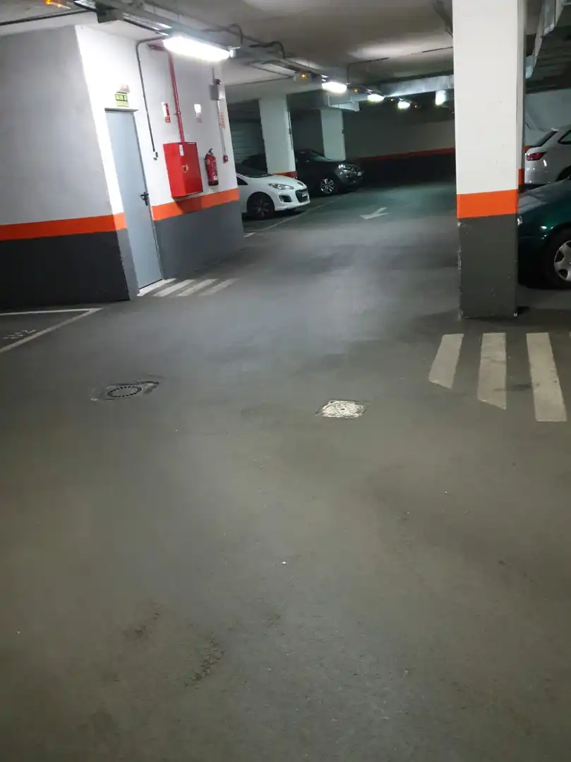 Parking of Garage for rent in Madrid