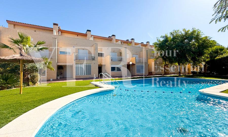 Foto 1 de Casa adosada en venda a Avinguda Fotógrafo Francisco Cano, 33, Alicante Golf, Alicante