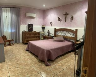 Dormitori de Casa adosada en venda en Elche / Elx amb Terrassa i Moblat