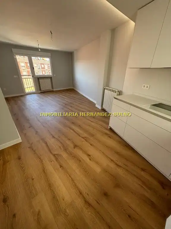 Bedroom of Flat for sale in Salamanca  with Air Conditioner, Heating and Balcony