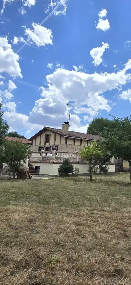 Vista exterior de Casa o xalet en venda en Valle de Losa