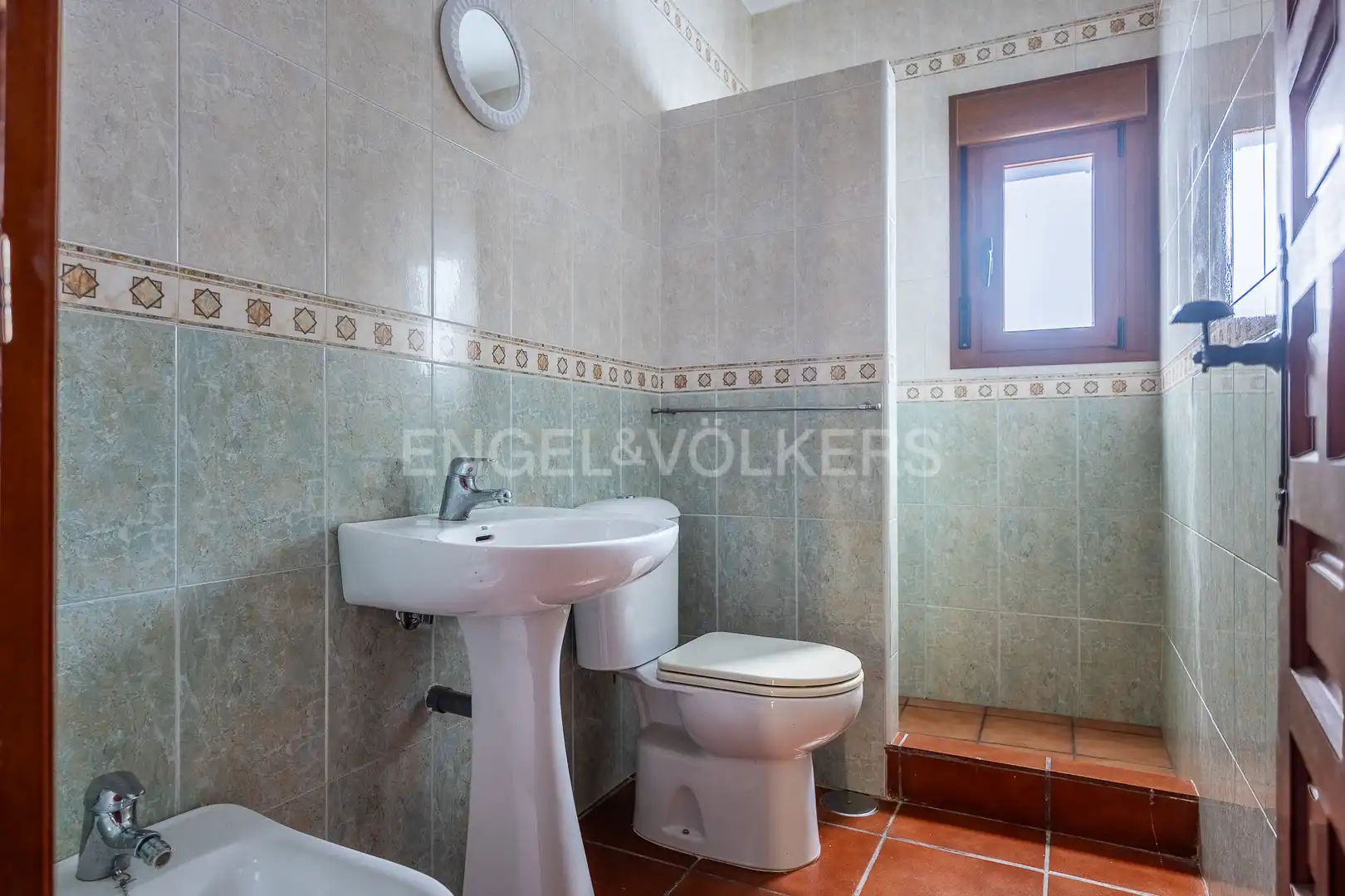 Baño de Finca rústica en venta en El Castillo de las Guardas con Calefacción, Jardín privado y Terraza