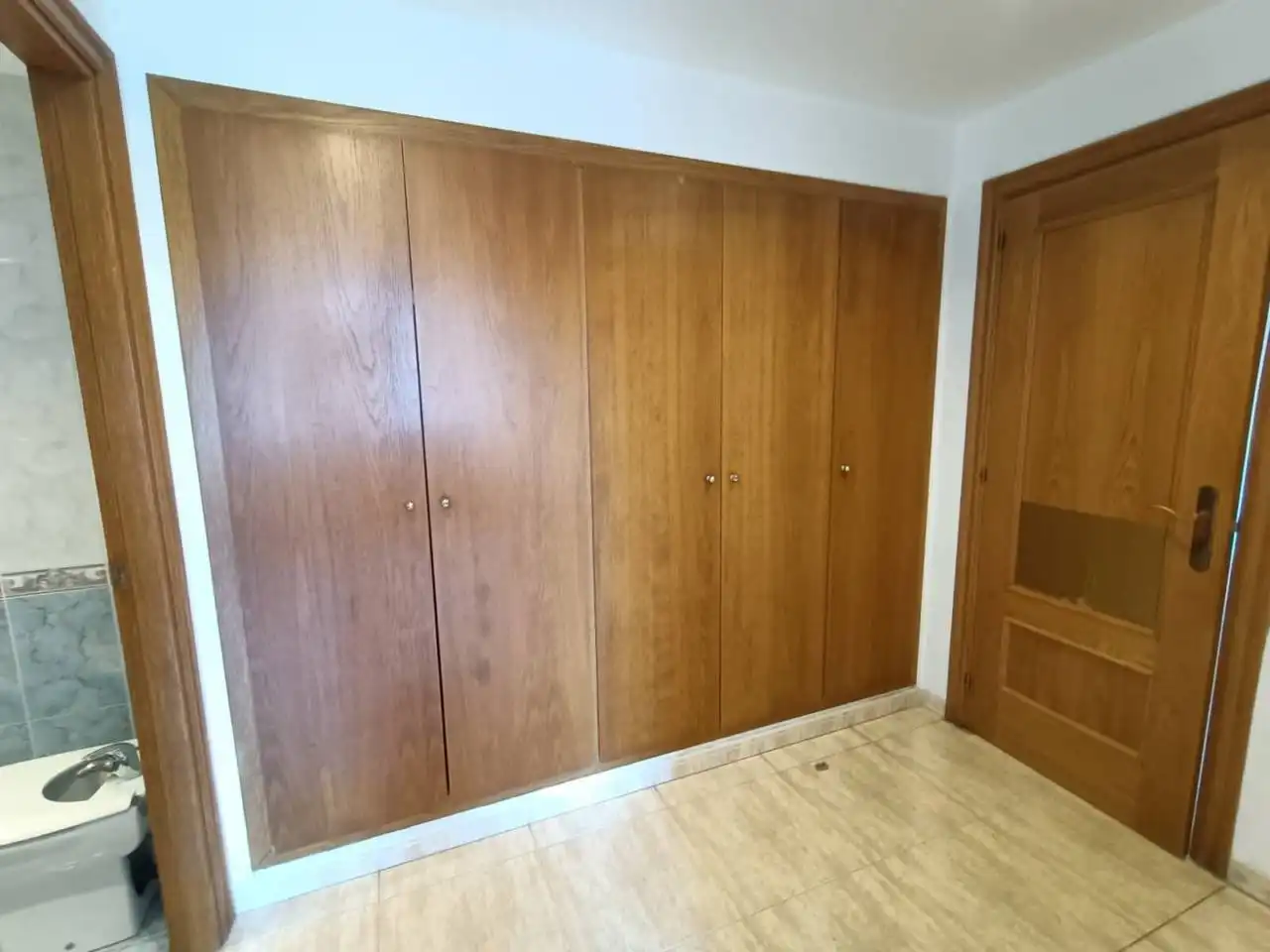 Habitación de Ático de alquiler en Girona con Calefacción, Balcón y Piscina comunitaria