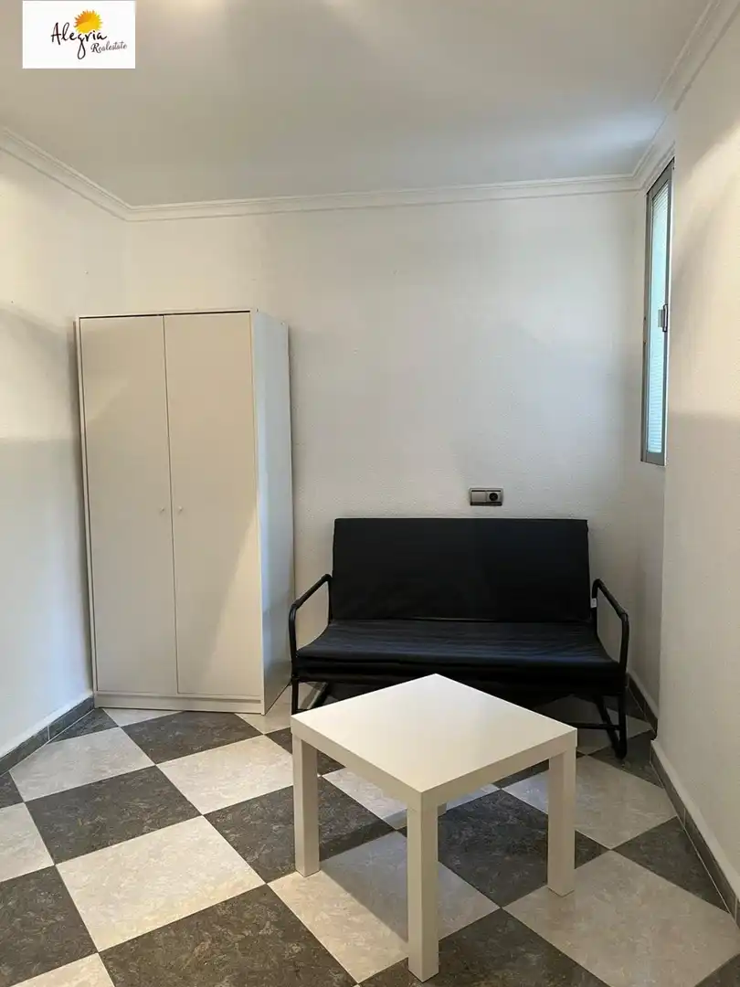 Schlafzimmer von Wohnung zur Miete in Xirivella mit Klimaanlage, Möbliert und Balkon