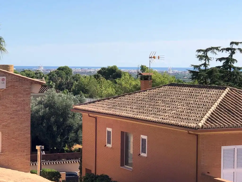 Vista exterior de Casa adosada de alquiler en Godella con Calefacción y Piscina