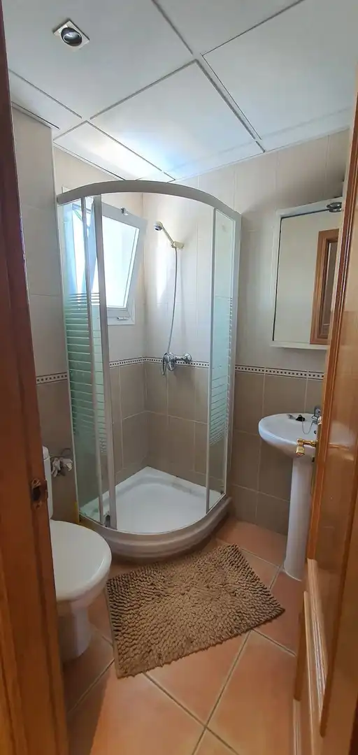 Baño de Casa adosada en venta en Fuengirola con Jardín privado, Piscina y Amueblado