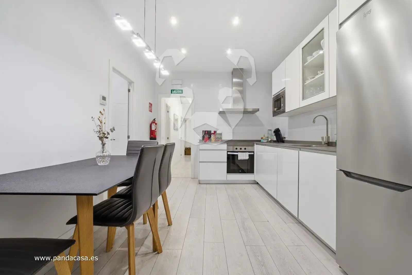 Küche von Wohnung zum Verkauf in Madrid mit Klimaanlage, Heizung und Parkett