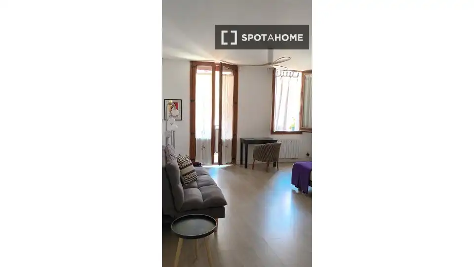 Sala d'estar de Pis de lloguer en Barcelona amb Aire condicionat, Calefacció i Moblat