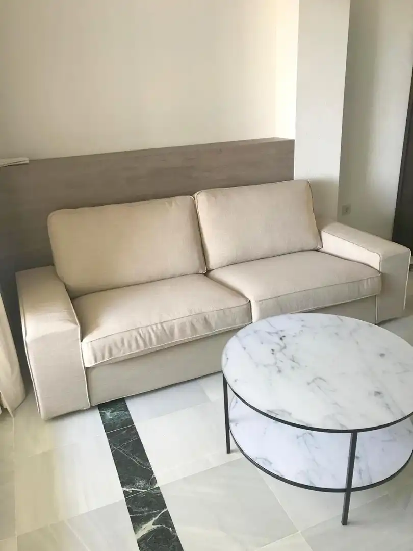 Sala d'estar de Apartament de lloguer en Marbella amb Aire condicionat, Terrassa i Moblat