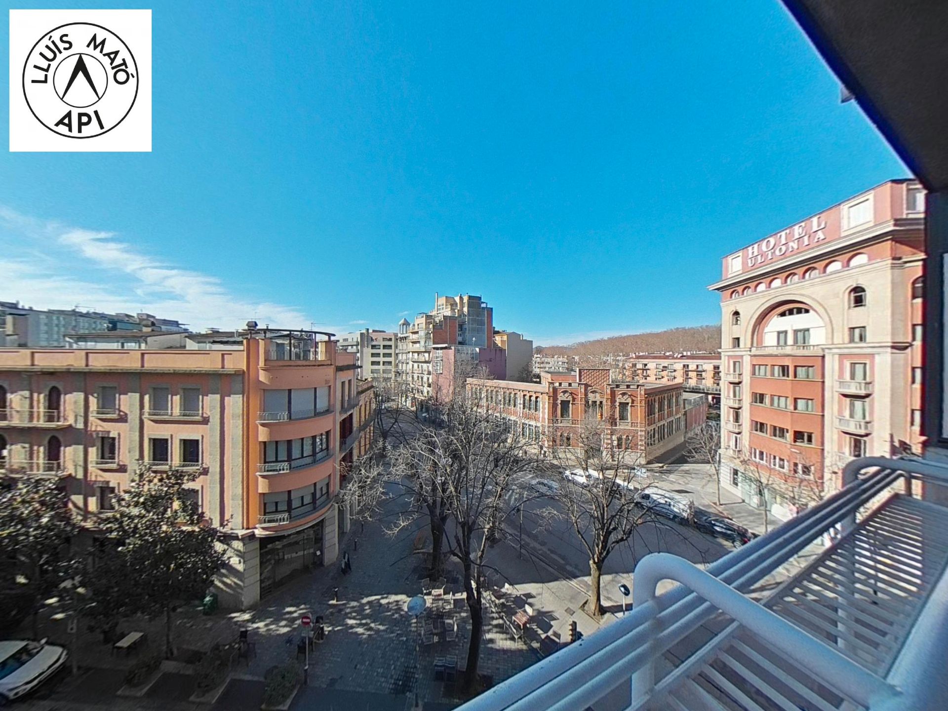 Exterior view of Flat for sale in Girona Capital  with Air Conditioner, Heating and Parquet flooring