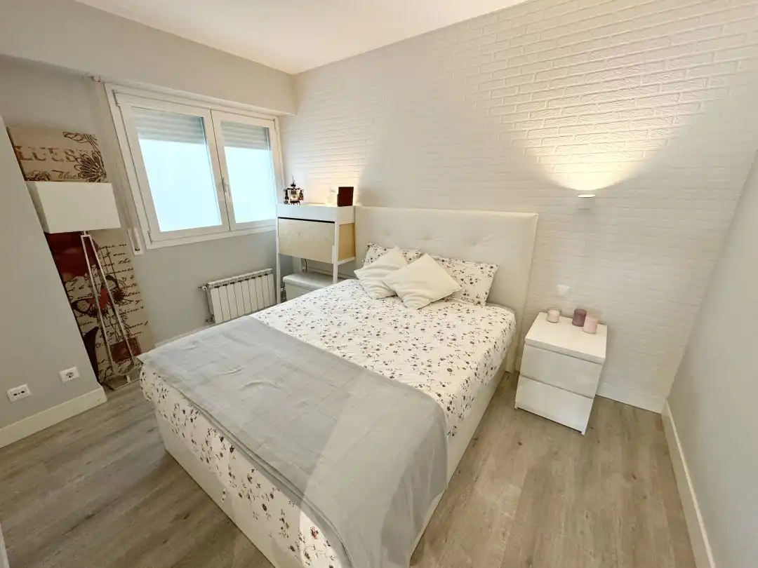 Bedroom of Flat for rent in Donostia - San Sebastián   with Heating, Terrace and Storage room