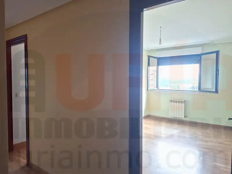 Dormitori de Pis en venda en Siero amb Calefacció i Parquet