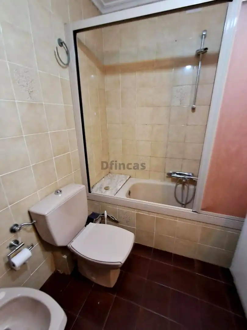 Bany de Casa o xalet de lloguer en Teruel amb Calefacció i Terrassa