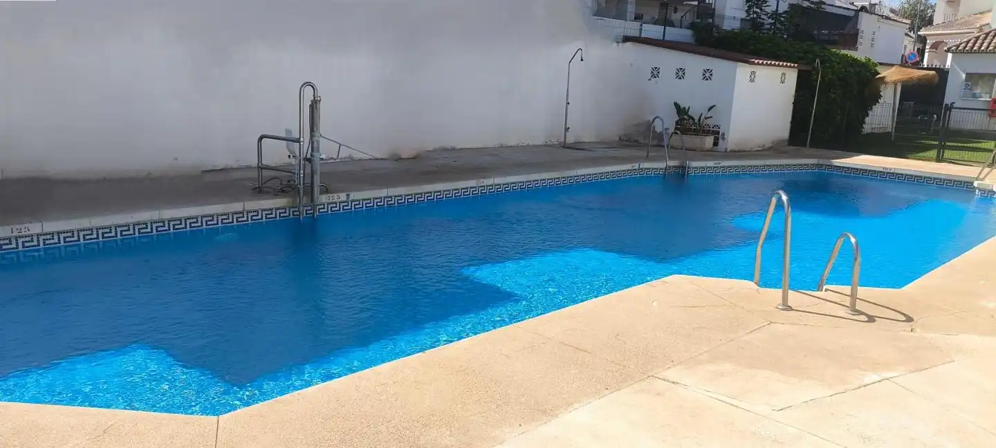 Adossat amb piscina en venda a Calle Jilguero 1, imagen 2