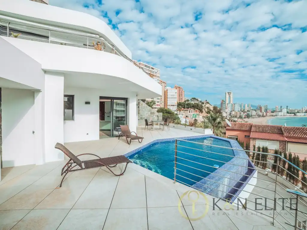 Piscina de Dúplex en venta en Benidorm con Aire acondicionado y Piscina