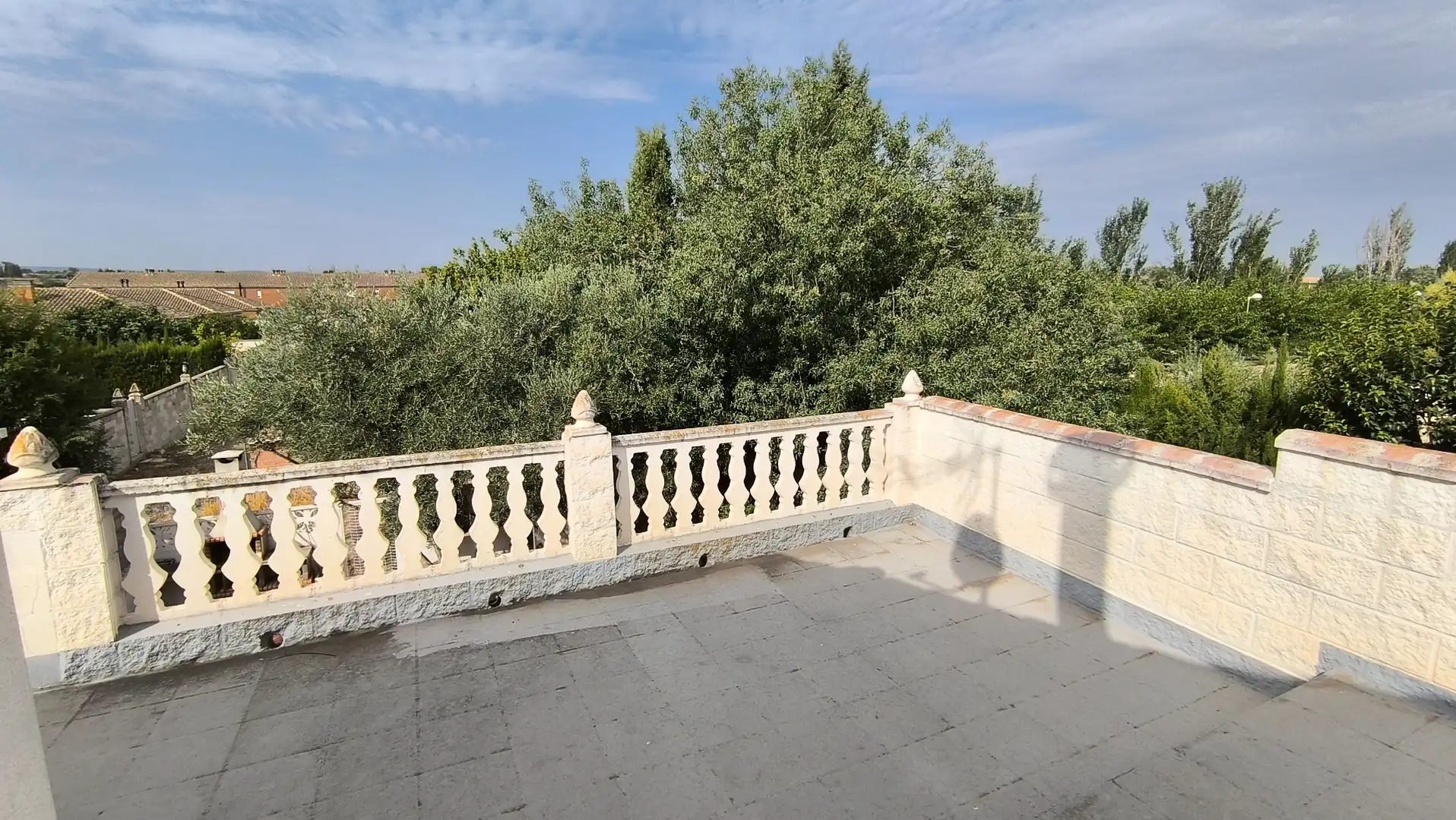 Terrassa de Casa adosada en venda en Pinseque amb Aire condicionat, Calefacció i Jardí privat