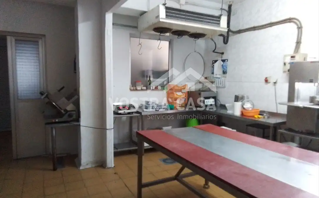 Cuina de Local de lloguer en Ayora amb Aire condicionat