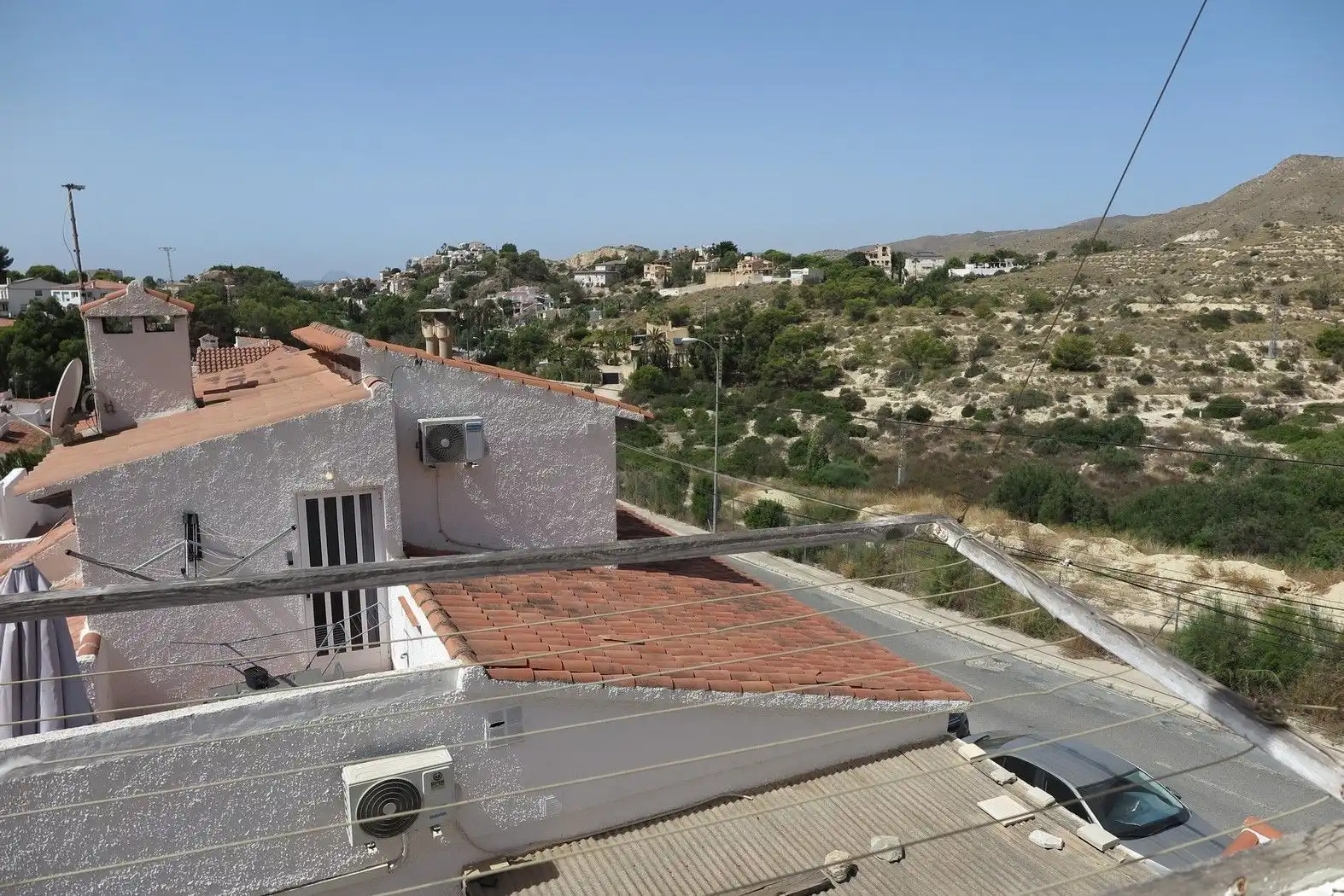 Vista exterior de Casa adosada en venda en El Campello amb Aire condicionat, Calefacció i Terrassa