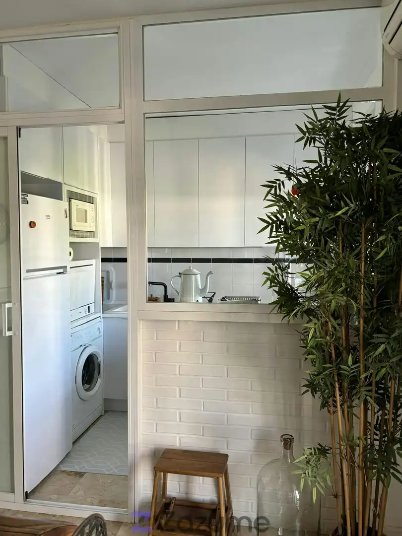 Cocina de Piso de alquiler en Estepona con Aire acondicionado, Jardín privado y Piscina