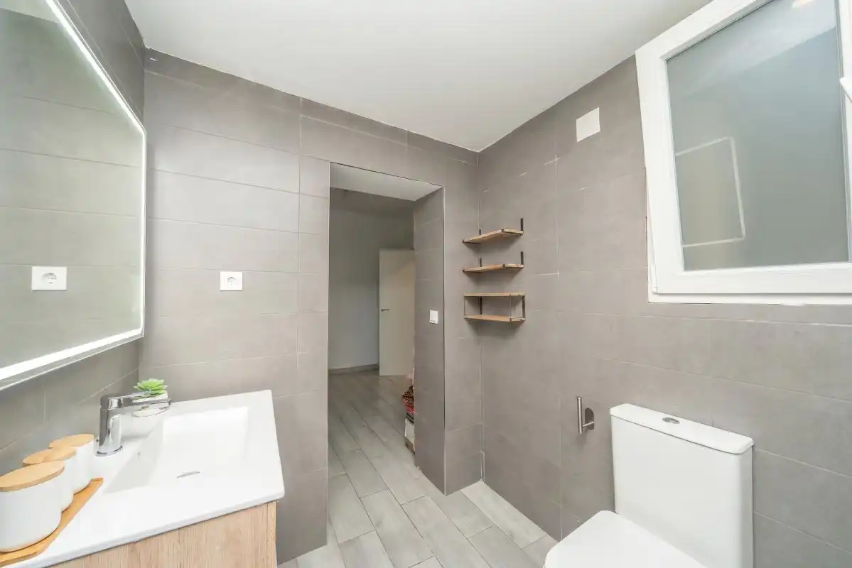 Badezimmer von Erdgeschoss zum Verkauf in Elda mit Heizung, Terrasse und Möbliert