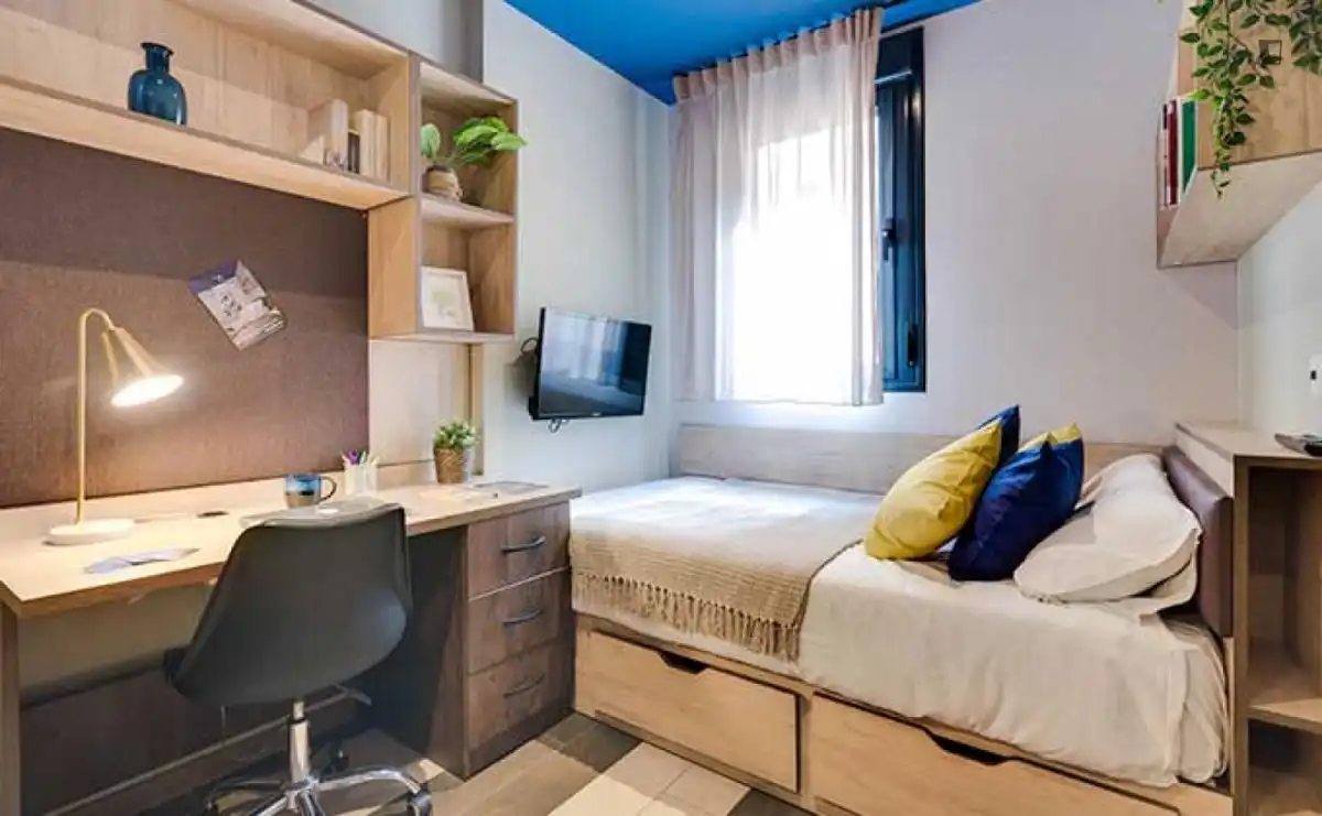Bedroom of Flat for rent in Madrid  with Air Conditioner, Furnished and Internet