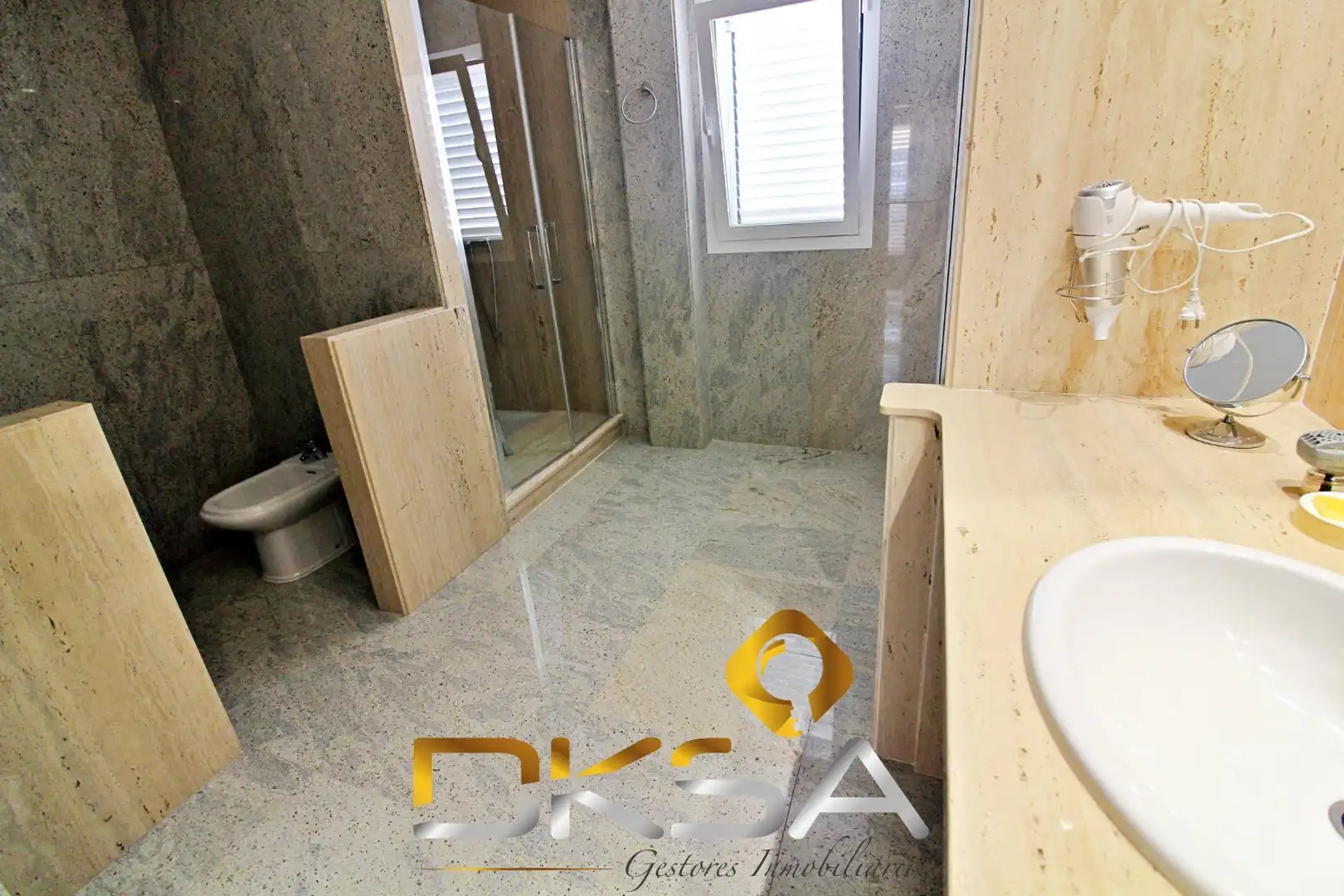 Bany de Casa o xalet en venda en Oropesa del Mar / Orpesa amb Aire condicionat, Jardí privat i Terrassa