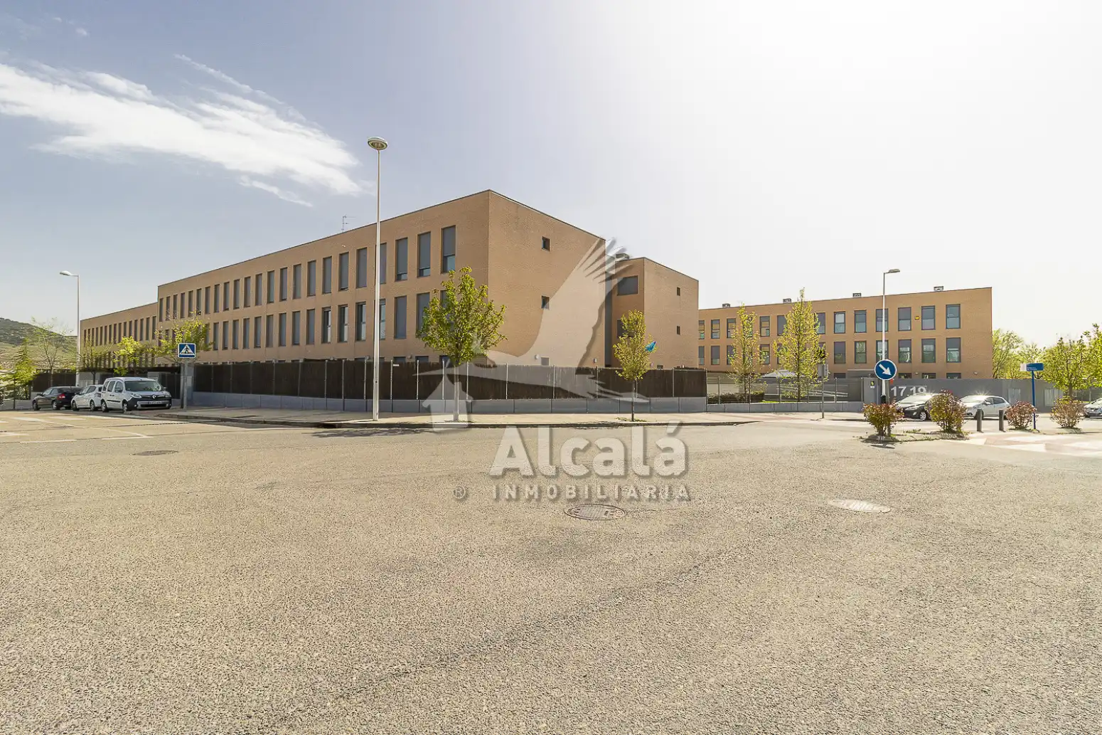 Außenansicht von Wohnung zum Verkauf in Villalbilla mit Klimaanlage, Heizung und Terrasse