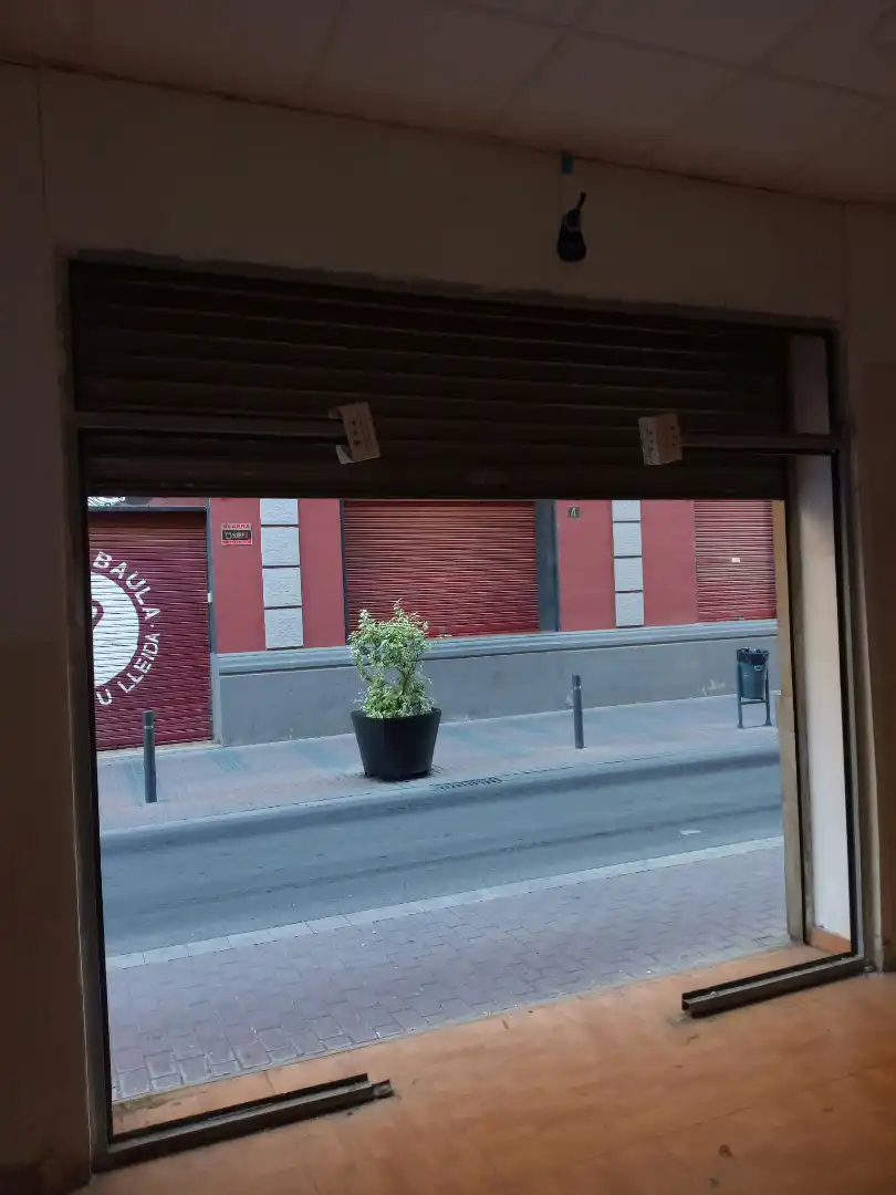 Local comercial en venta en Carrer del Nord, imagen 2