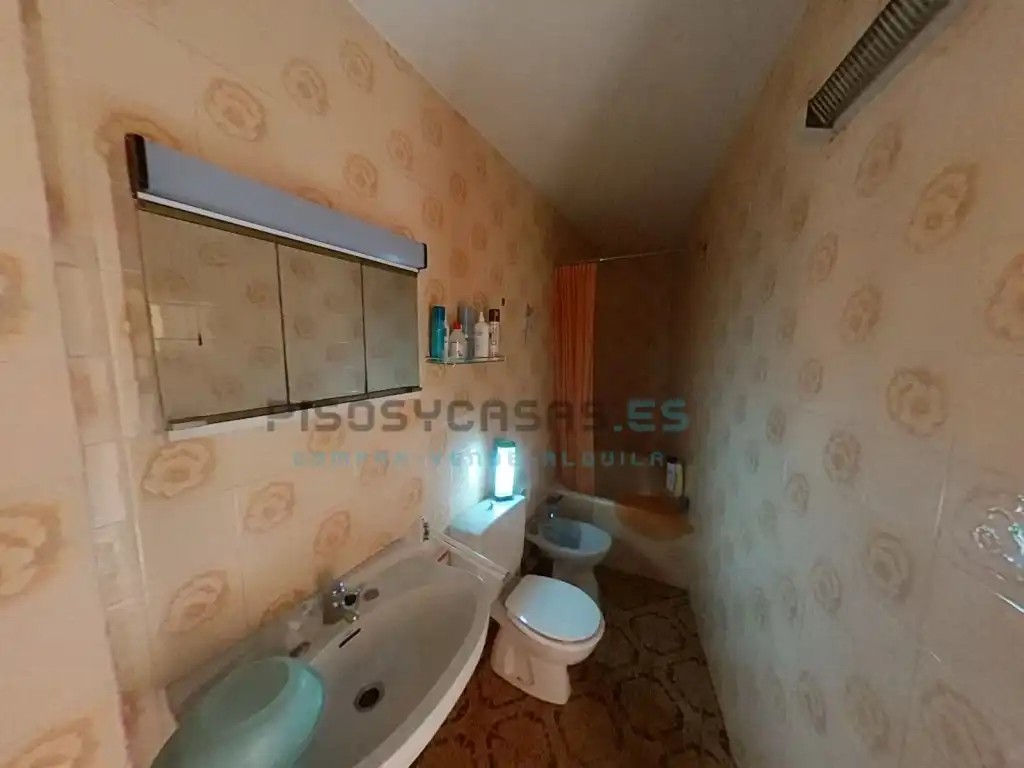 Dormitori de Casa o xalet en venda en Alfamén, Zaragoza