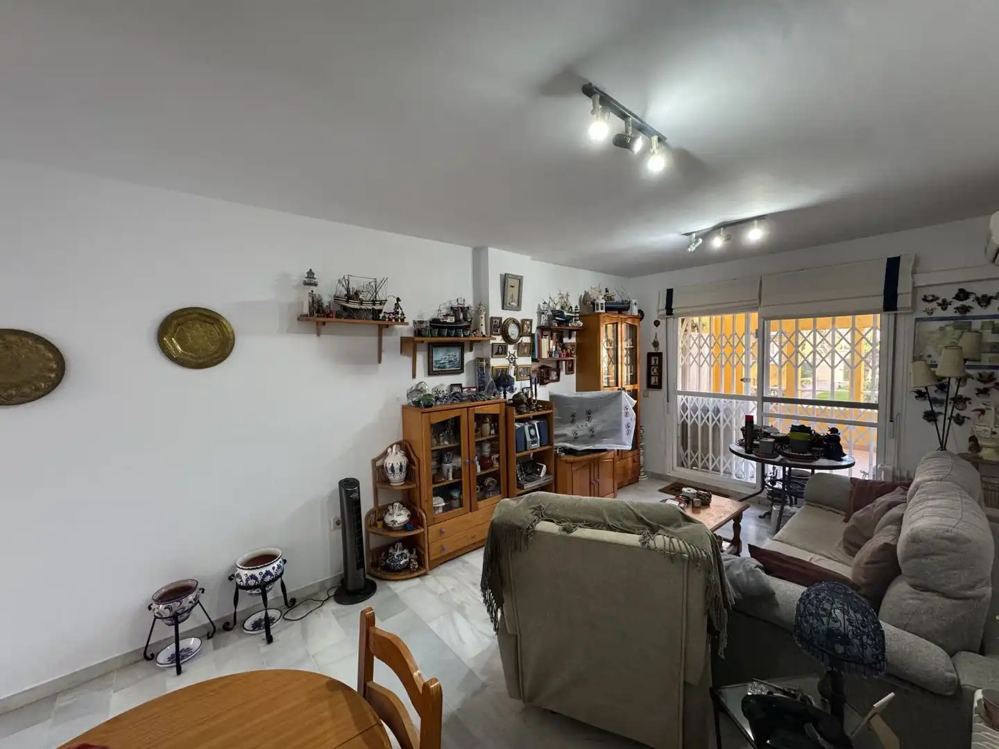 Wohnzimmer von Wohnung zum Verkauf in El Puerto de Santa María mit Klimaanlage, Terrasse und Gemeinschaftspool