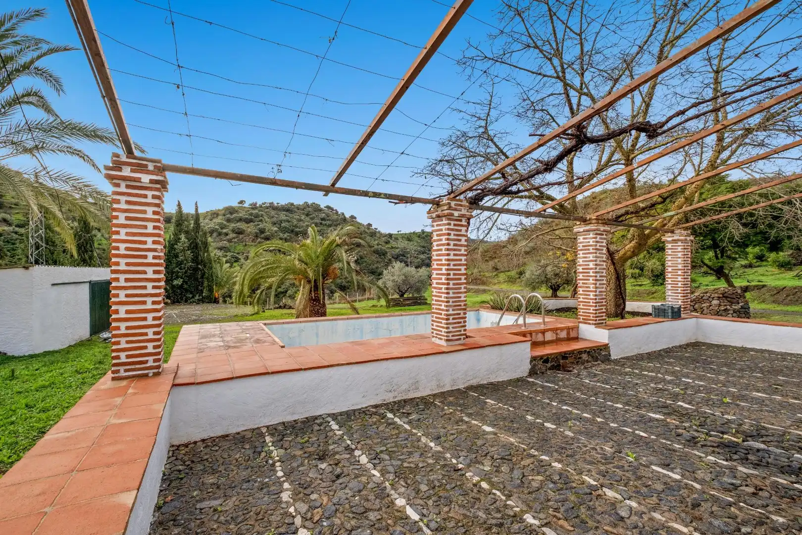 Jardín de Finca rústica en venta en Casarabonela con Terraza y Piscina