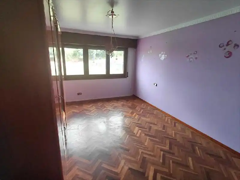 Dormitori de Casa o xalet en venda en Arteixo amb Jardí privat i Alarma