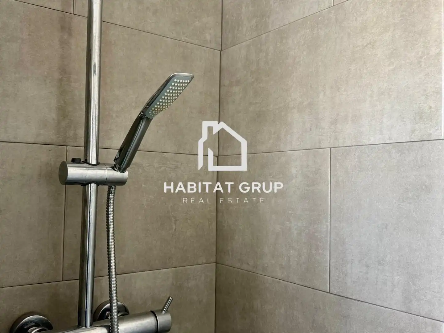 Bathroom of Flat for sale in Girona  with Heating and Terrace