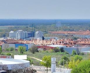 Exterior view of Flat for sale in Valladolid Capital  with Heating, Storage room and Swimming Pool