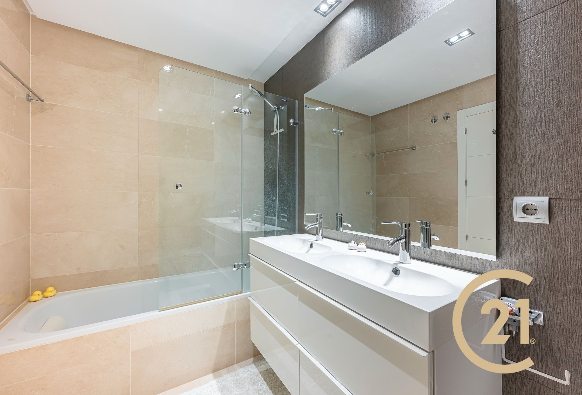 Baño de Ático en venta en Benahavís con Aire acondicionado, Calefacción y Terraza