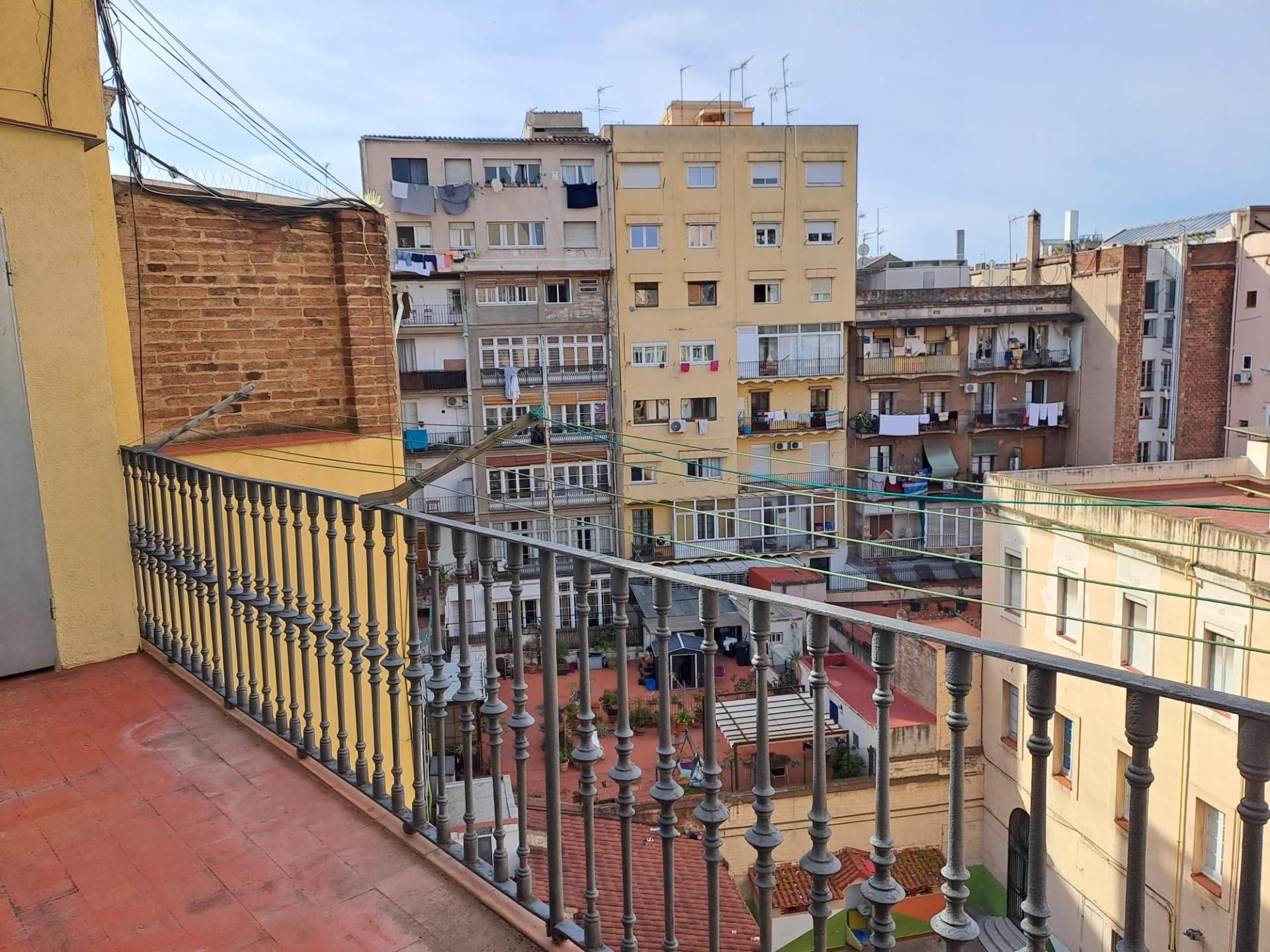 Exterior view of Building for sale in  Barcelona Capital