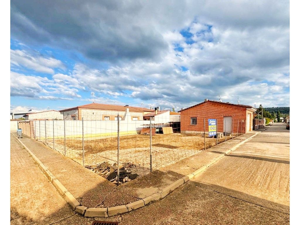 Residential zum verkauf in Olivares de Duero
