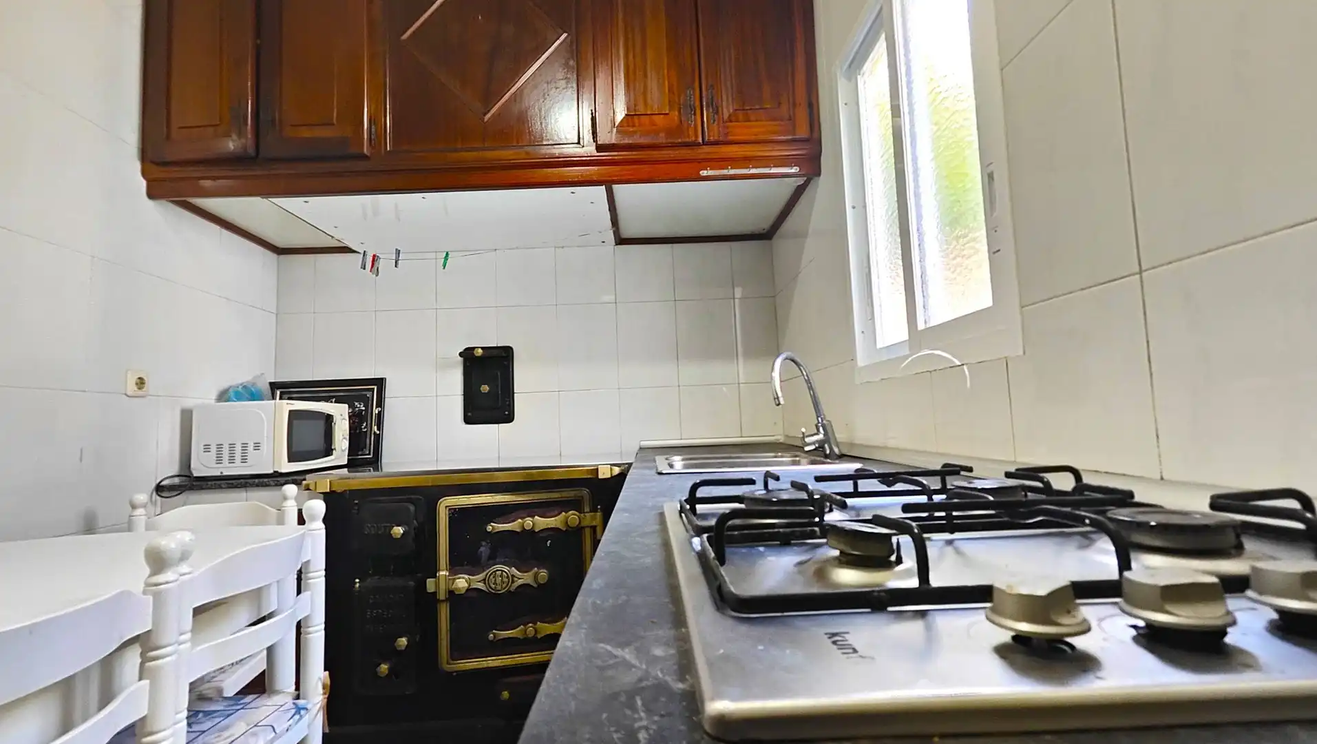 Cuina de Casa o xalet en venda en Santiago de Compostela  amb Jardí privat i Moblat
