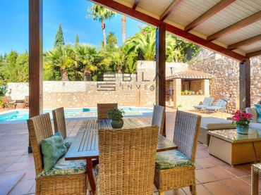 Villa avec piscine à vendre à Los Eucaliptos