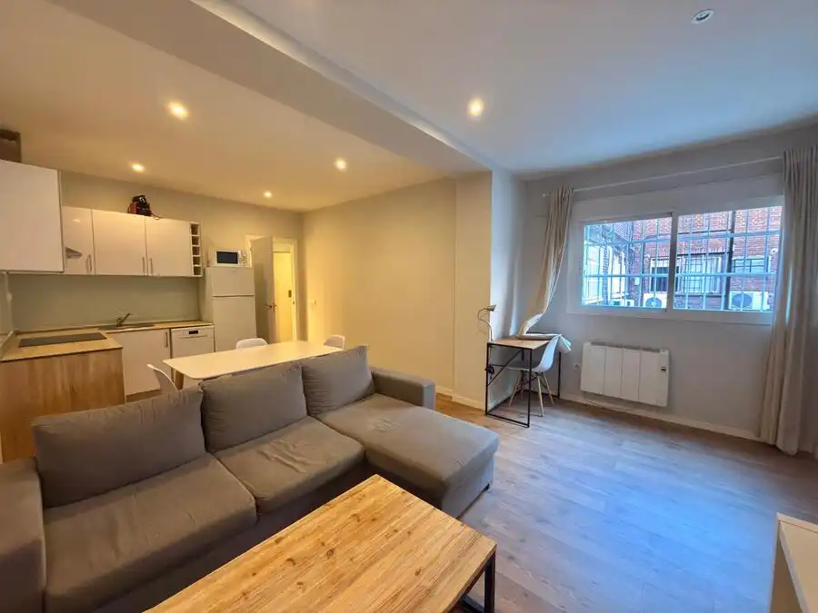 Living room of Flat for sale in Chamberí