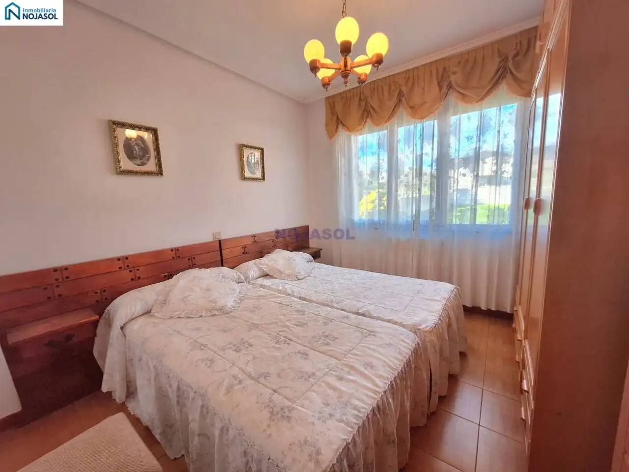 Dormitori de Casa o xalet de lloguer en Noja amb Calefacció, Jardí privat i Moblat