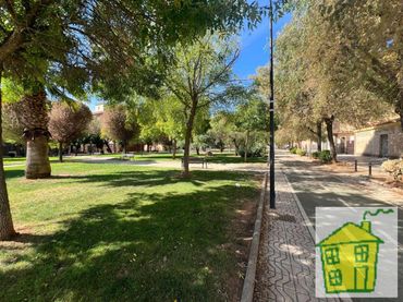 Pis amb balcó en venda a Andújar
