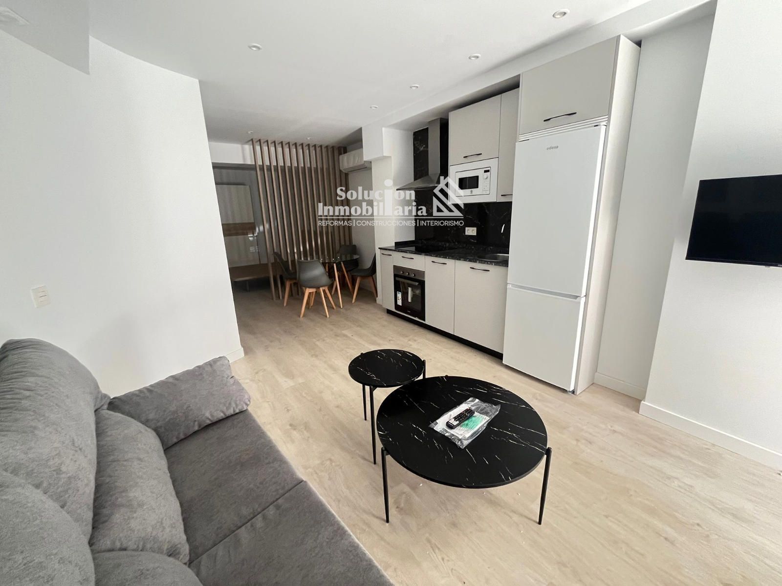 Sala d'estar de Apartament de lloguer en Salamanca Capital amb Aire condicionat i Calefacció