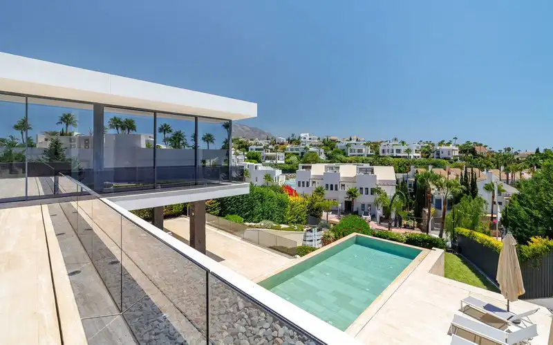 Casa con terraza en alquiler en Nueva Andalucía, imagen 5
