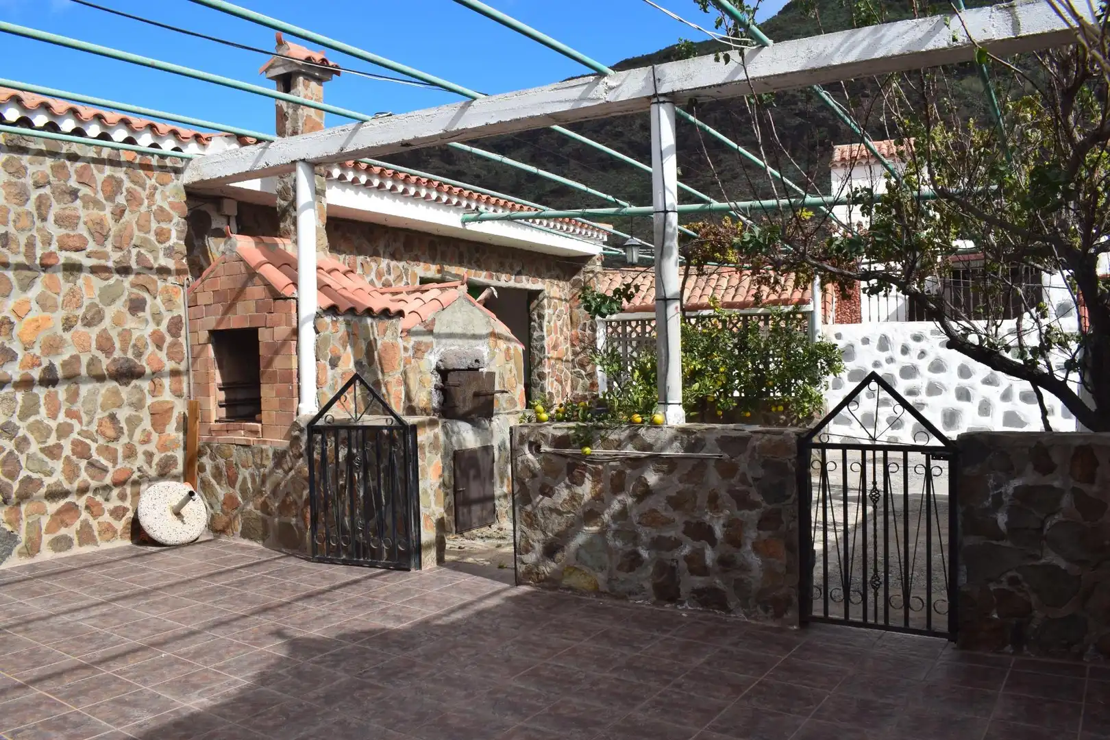 Exterior view of Houses for sale in San Bartolomé de Tirajana  with Private garden, Terrace and Storage room