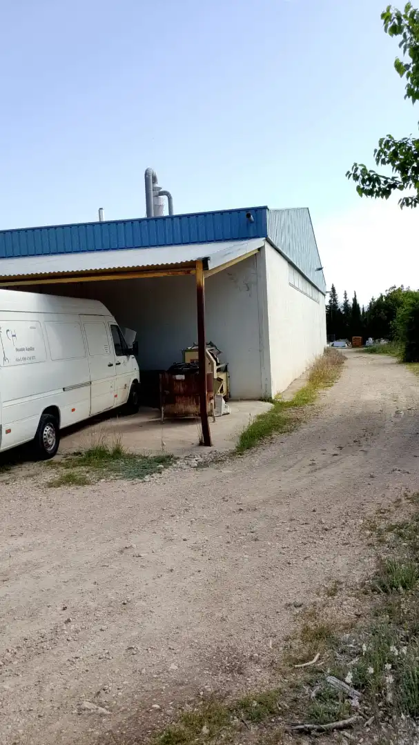 Parkplatz von Fabrikhallen zum Verkauf in Jumilla