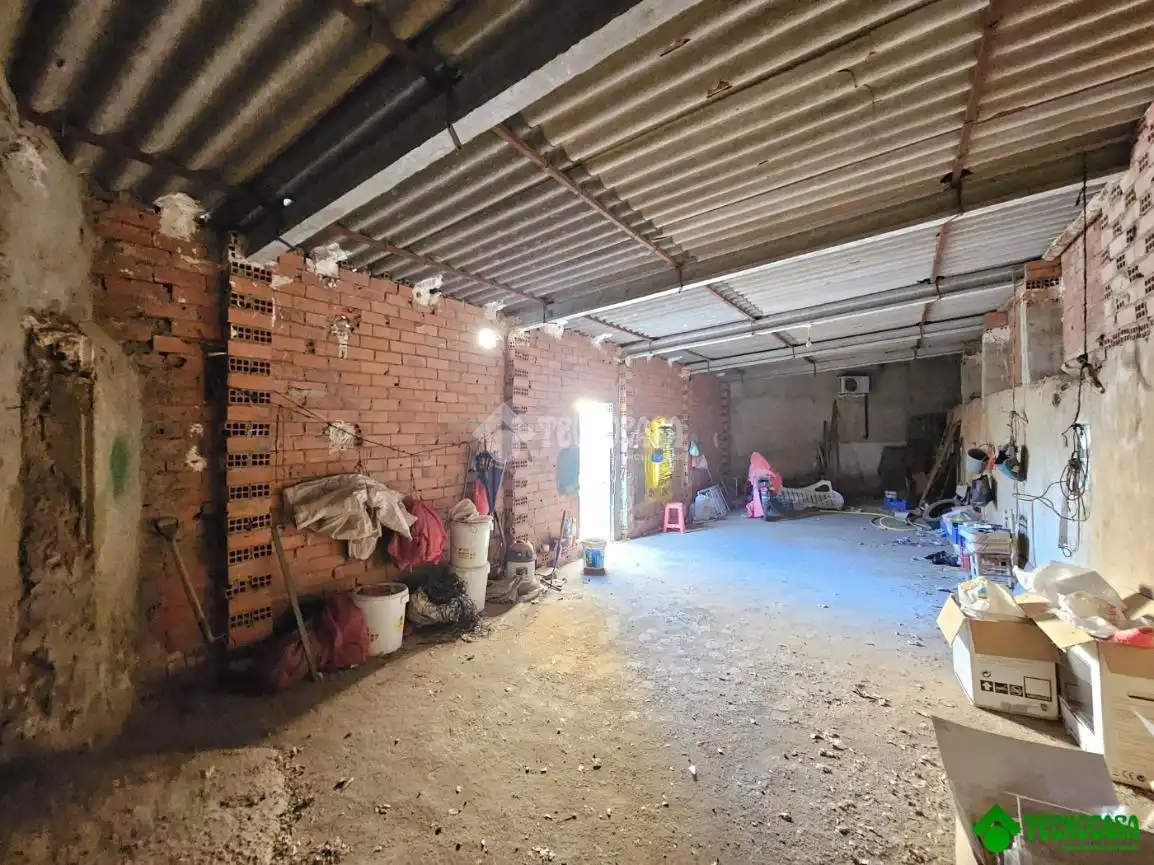 Casa adosada en venda en Balazote