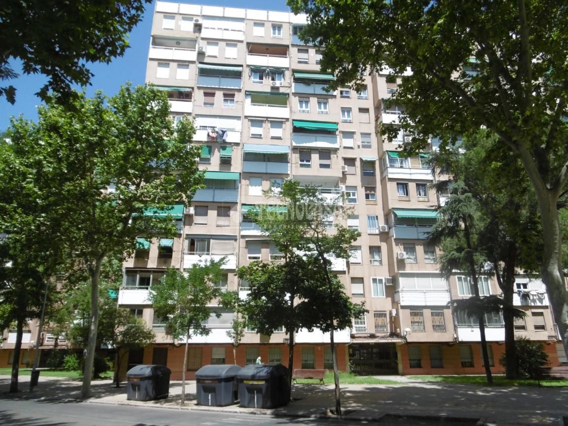 Exterior view of Flat for sale in  Madrid Capital  with Air Conditioner and Heating