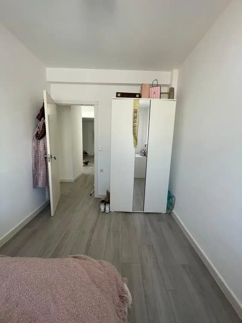 Bedroom of Flat for sale in Sevilla  with Air Conditioner