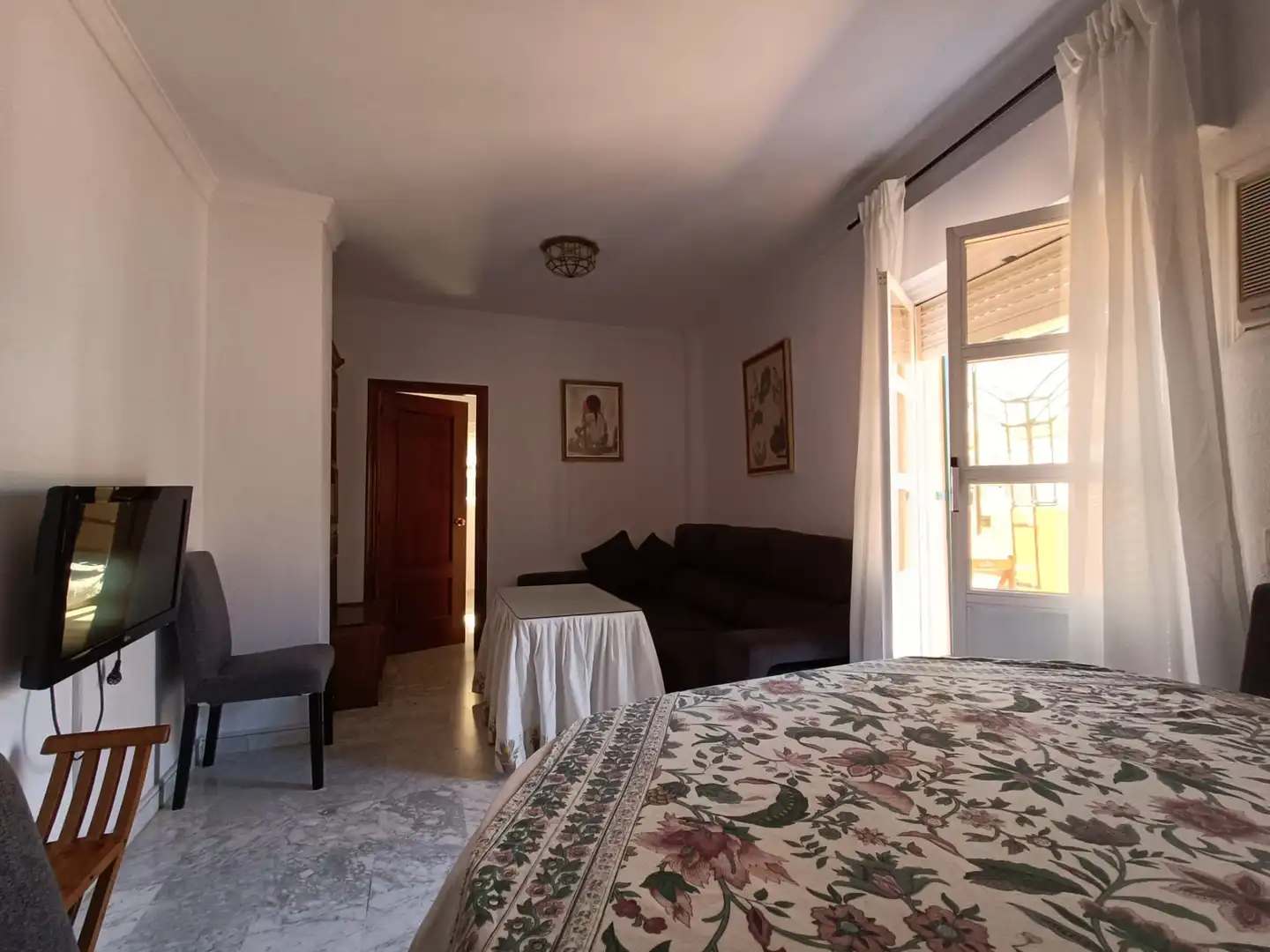 Schlafzimmer von Dachboden zur Miete in Sevilla mit Klimaanlage, Heizung und Terrasse